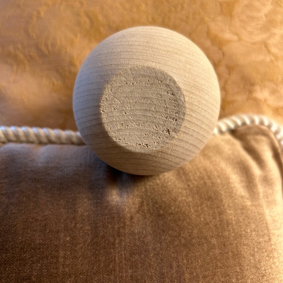 Wooden Craft Eggs. Lot of 4. Size 5 in. tall and 8 3/4 in. in Circumference. - Picture 3 of 3